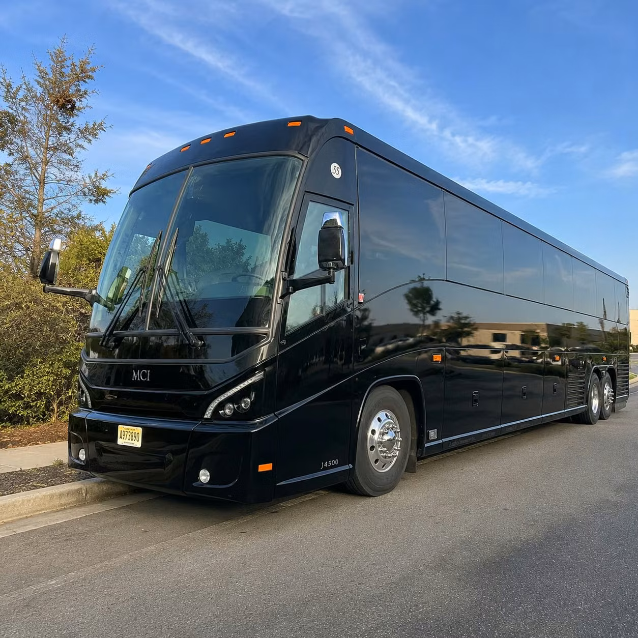 charter bus rentals for merced groups flying out of los angeles